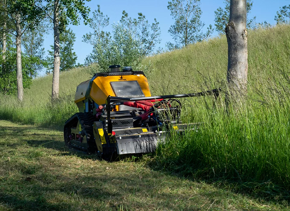 herder-cr10-tool-carrier-with-flail-mower